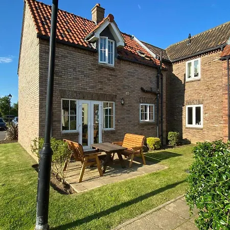 Dom wakacyjny Bay Dream - Part Of The The Bay Filey Village With Pool, Gym And Direct Access, Pub, Restaurant, Tennis And Meadows Walks *