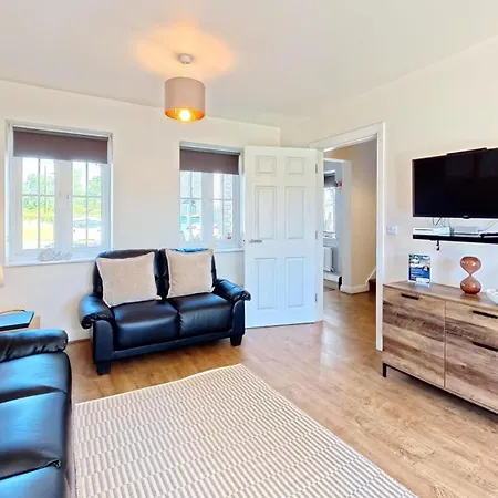 Bay Dream - Part Of The The Bay Filey Village With Pool, Gym And Direct Access, Pub, Restaurant, Tennis And Meadows Walks Reighton