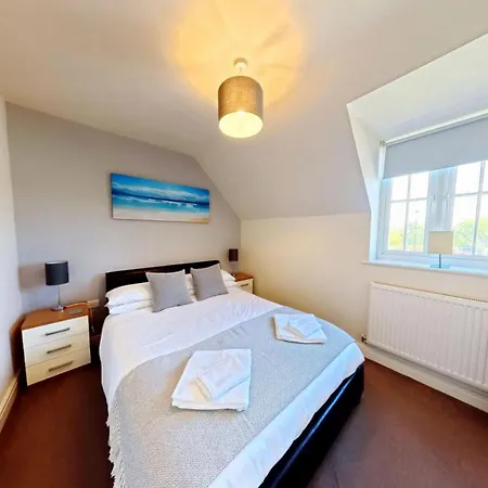 Bay Dream - Part Of The The Bay Filey Village With Pool, Gym And Direct Access, Pub, Restaurant, Tennis And Meadows Walks * Reighton