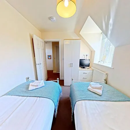 Semesterbostad Bay Dream - Part Of The The Bay Filey Village With Pool, Gym And Direct Access, Pub, Restaurant, Tennis And Meadows Walks