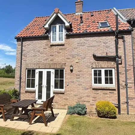 Semesterbostad Bay Dream - Part Of The The Bay Filey Village With Pool, Gym And Direct Access, Pub, Restaurant, Tennis And Meadows Walks Reighton